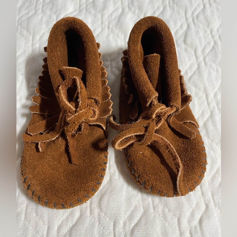Children’s unisex size 4 (toddler) genuine suede leather Minnetonka moccasins